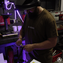 Charger l'image dans la galerie, tee shirt - tee shirt à manche courte - teeshirt - tee shirt maron - tee shirt TIG Addiction